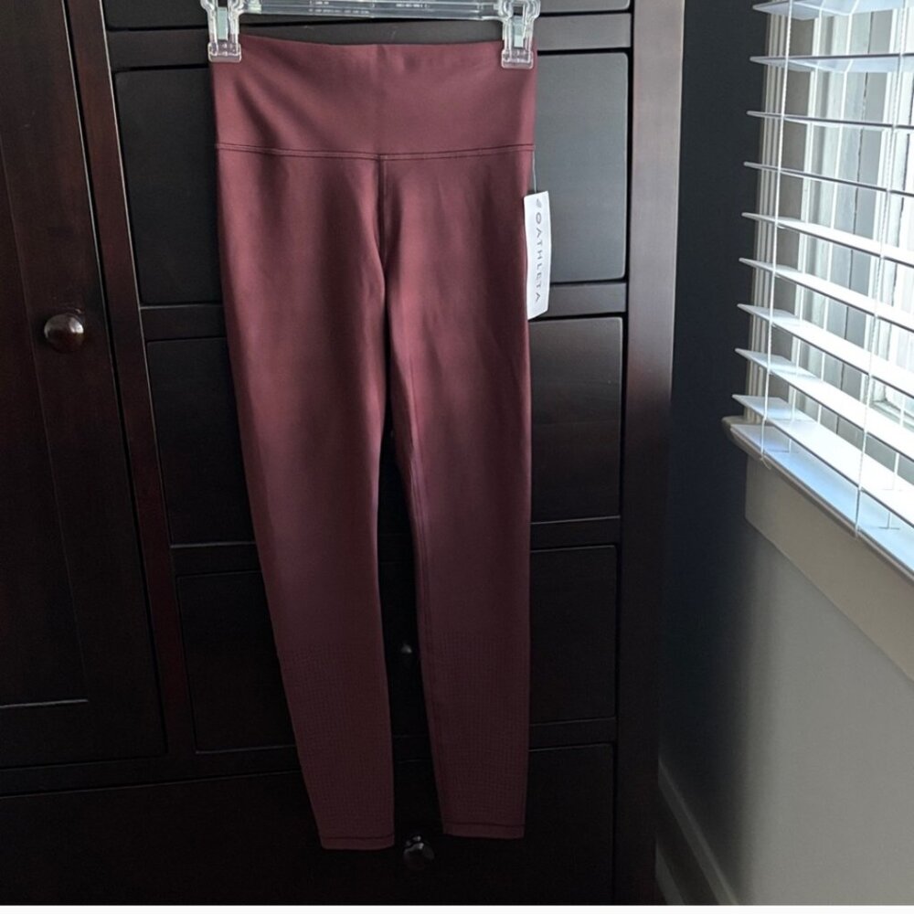 Athleta Interval Perforated Full Legging Garnet Medium M NWT
